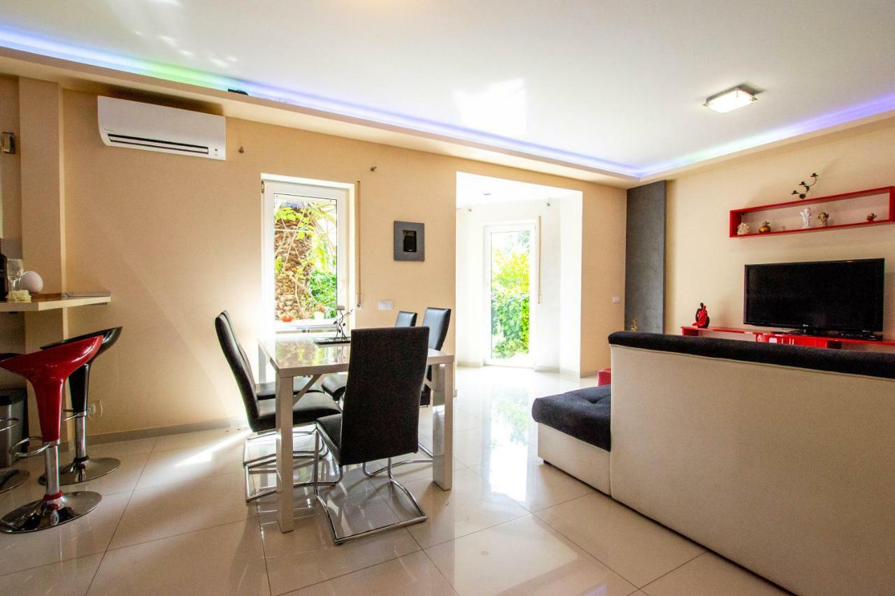 Jela Apartment 7 Пула Экстерьер фото